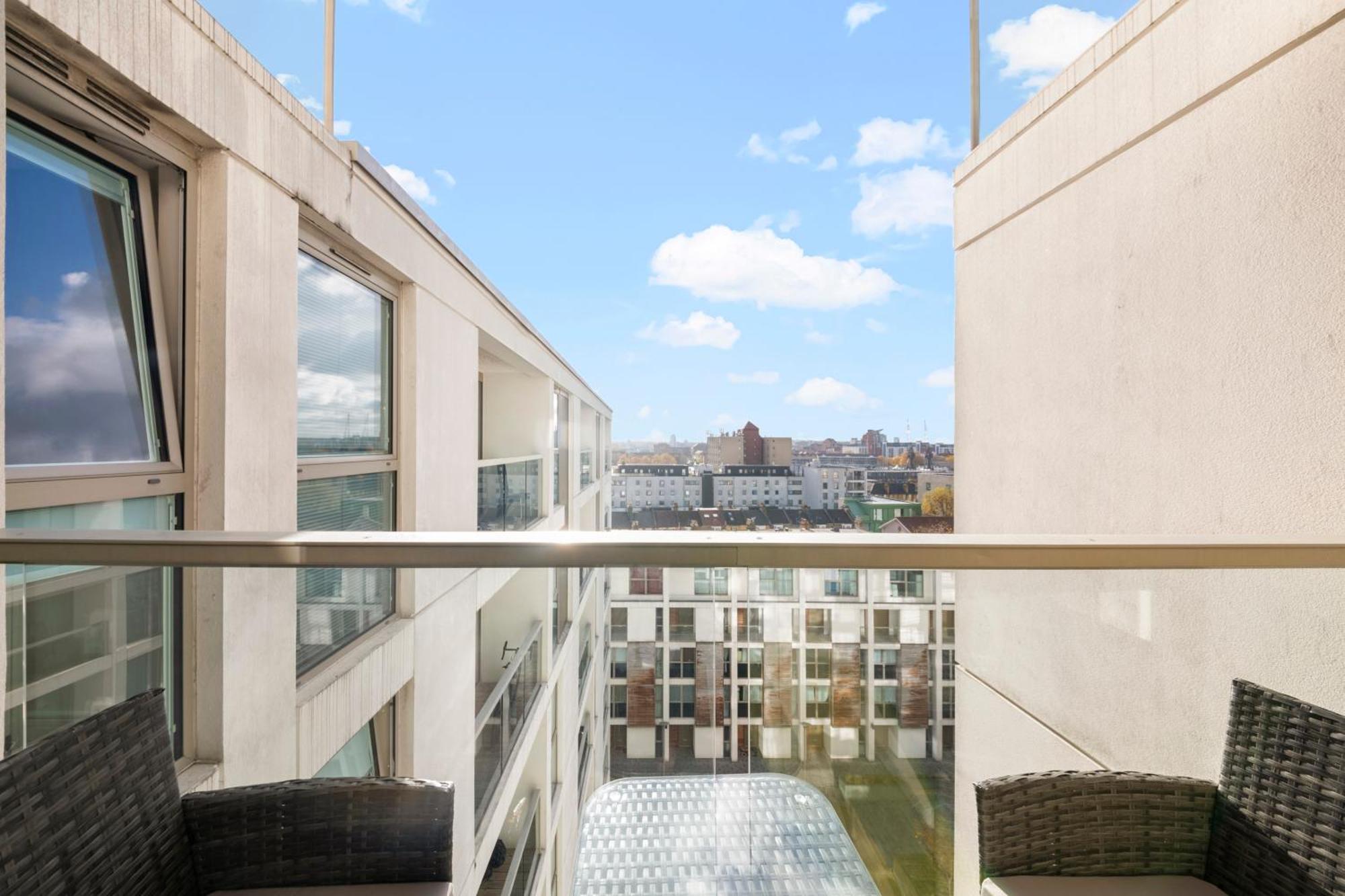 לונדון Londwell, Canary Wharf Skyline Balcony Suite מראה חיצוני תמונה